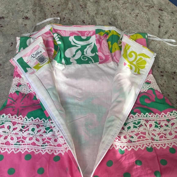 Vintage Lilly Pulitzer strapless tube dress.
100% cotton. Size 4 - Picture 6 of 7
